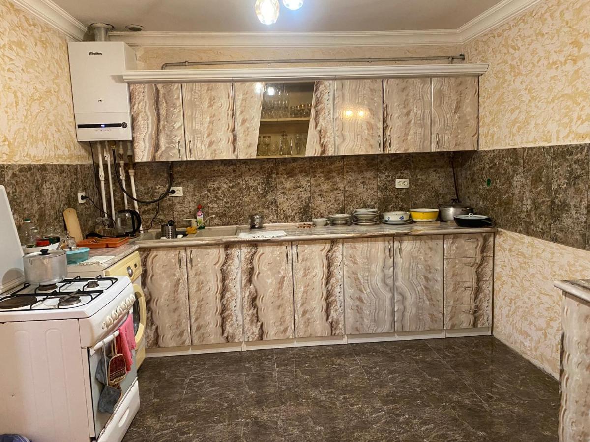 Friend'S House Rooms Near Airport Ghukasavan Luaran gambar